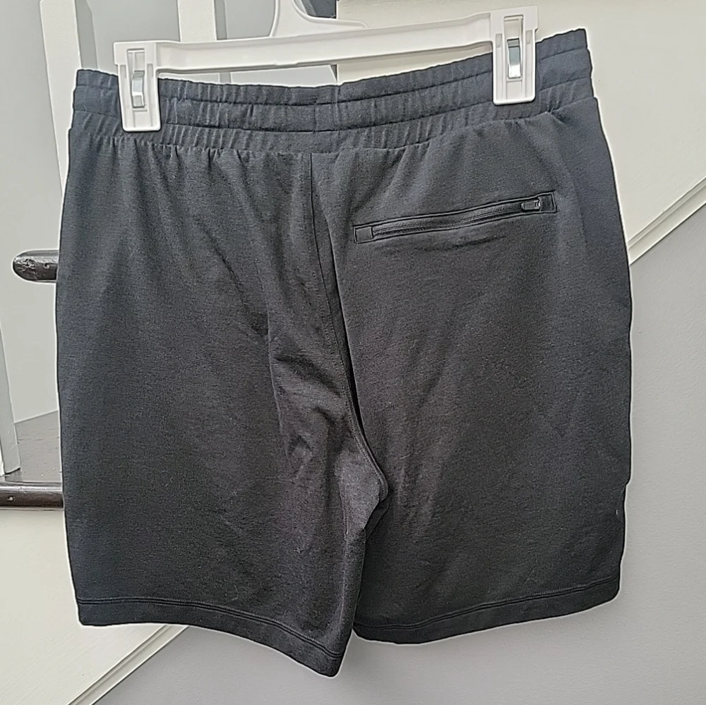 Vuori Mens Small Black Running Shorts Soft Pockets - Picture 3 of 4